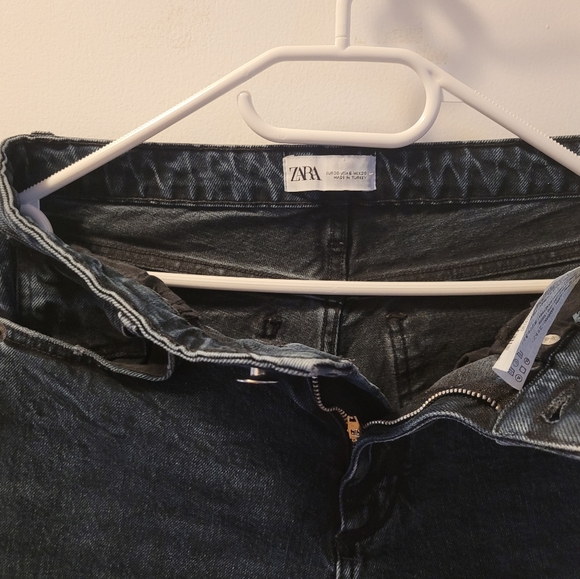 ZARA High Wasted Dark Wash Mom Jeans - Picture 5 of 5